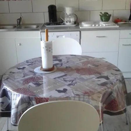 Gite La Fruitiere דירה